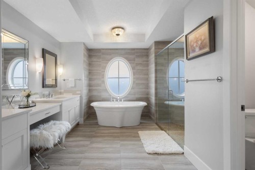 512 Memorial Drive Nw, Calgary, AB - Indoor Photo Showing Bathroom