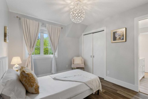 512 Memorial Drive Nw, Calgary, AB - Indoor Photo Showing Bedroom