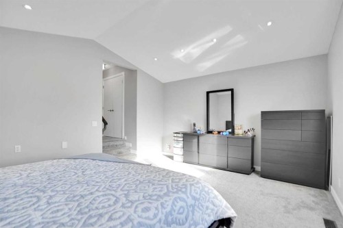 33 Douglasbank Rise Se, Calgary, AB - Indoor Photo Showing Bedroom