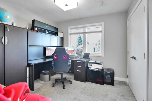 33 Douglasbank Rise Se, Calgary, AB - Indoor Photo Showing Office
