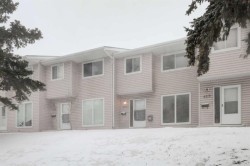 417 40 Street NE Calgary, AB T2A 6S1