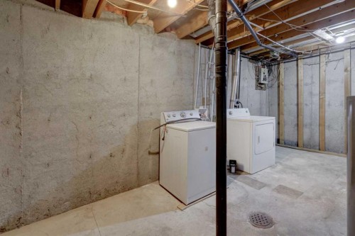 417 40 Street Ne, Calgary, AB - Indoor Photo Showing Laundry Room