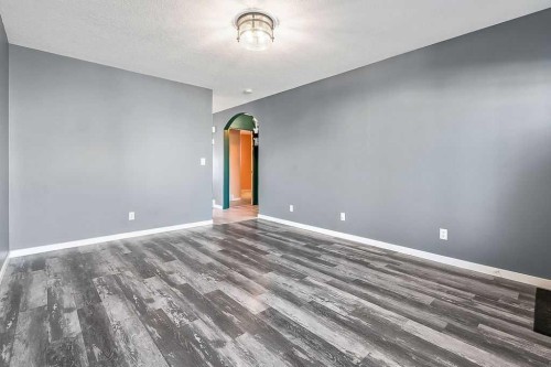 20 High Ridge Close Nw, High River, AB - Indoor Photo Showing Other Room