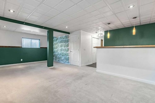 20 High Ridge Close Nw, High River, AB - Indoor Photo Showing Other Room