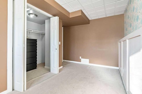 20 High Ridge Close Nw, High River, AB - Indoor Photo Showing Other Room
