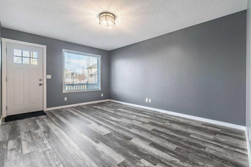 20 High Ridge Close Nw, High River, AB - Indoor Photo Showing Other Room