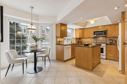 185-3437 42 Street Nw, Calgary, AB - Indoor Photo Showing Kitchen