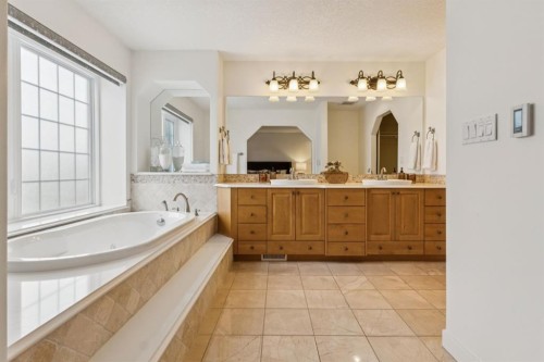 185-3437 42 Street Nw, Calgary, AB - Indoor Photo Showing Bathroom