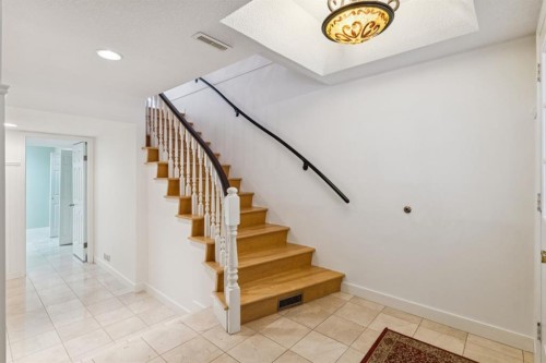 185-3437 42 Street Nw, Calgary, AB - Indoor Photo Showing Other Room