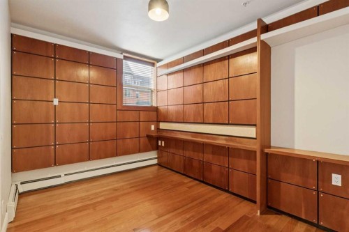 111-1410 2 Street Sw, Calgary, AB - Indoor Photo Showing Other Room