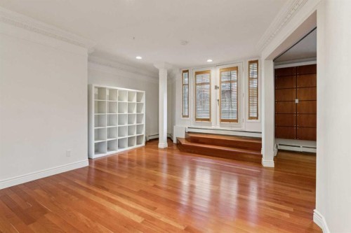 111-1410 2 Street Sw, Calgary, AB - Indoor Photo Showing Other Room