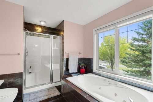 15209 Prestwick Boulevard Se, Calgary, AB - Indoor Photo Showing Bathroom