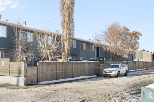 87-219 90 Avenue Se, Calgary, AB - Outdoor