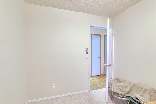 24 Shawmeadows Road Sw, Calgary, AB - Indoor