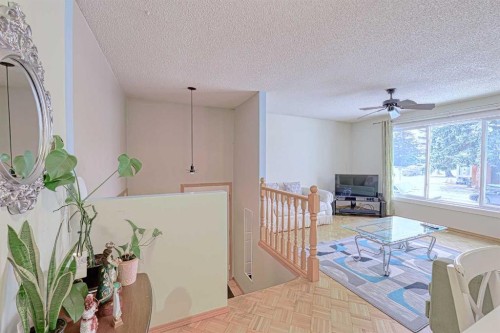 24 Shawmeadows Road Sw, Calgary, AB - Indoor