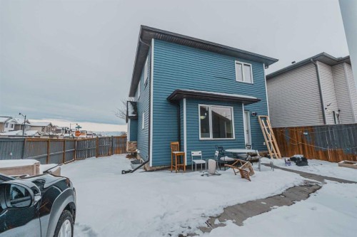 913 Taradale Drive Ne, Calgary, AB - Outdoor