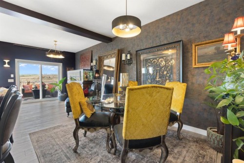 255 Heritage Heights, Cochrane, AB - Indoor Photo Showing Dining Room
