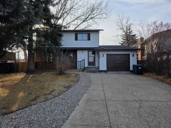59 Brookpark Crescent SW Calgary, AB T2W 2W6