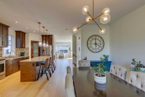 3529 40 Street Sw, Calgary, AB - Indoor Photo Showing Dining Room