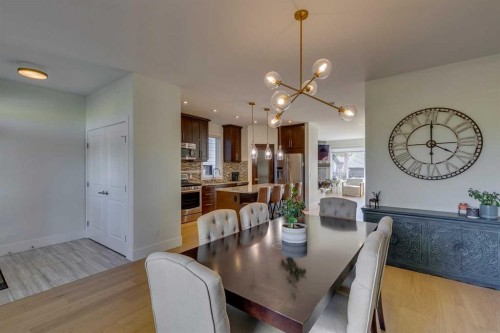 3529 40 Street Sw, Calgary, AB - Indoor Photo Showing Dining Room