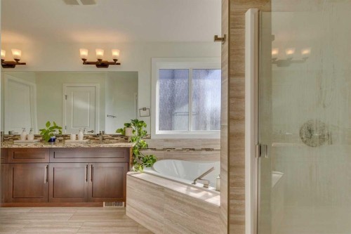 3529 40 Street Sw, Calgary, AB - Indoor Photo Showing Bathroom