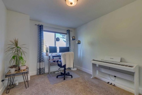 3529 40 Street Sw, Calgary, AB - Indoor