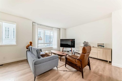 505-857 Belmont Drive Sw, Calgary, AB - Indoor Photo Showing Living Room