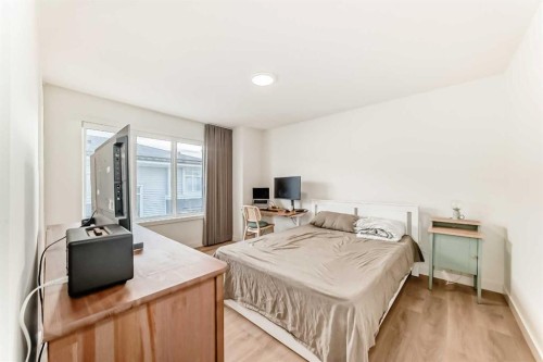 505-857 Belmont Drive Sw, Calgary, AB - Indoor Photo Showing Bedroom