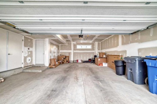505-857 Belmont Drive Sw, Calgary, AB - Indoor Photo Showing Garage