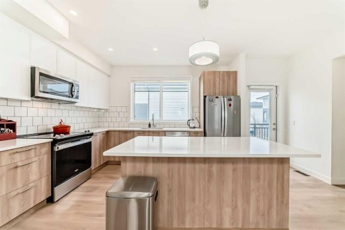 505-857 Belmont Drive Sw, Calgary, AB - Indoor Photo Showing Kitchen With Upgraded Kitchen