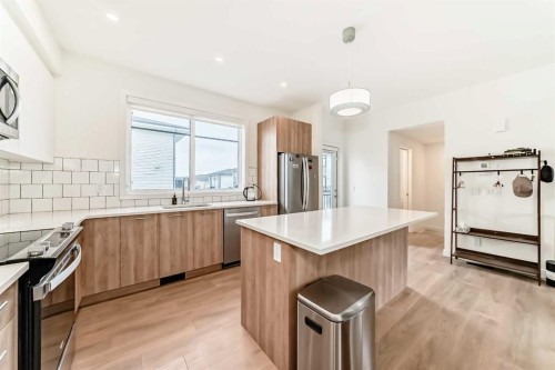 505-857 Belmont Drive Sw, Calgary, AB - Indoor Photo Showing Kitchen With Upgraded Kitchen