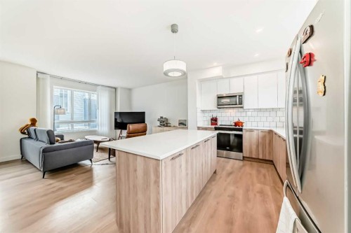 505-857 Belmont Drive Sw, Calgary, AB - Indoor Photo Showing Kitchen With Upgraded Kitchen