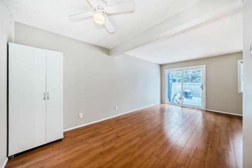 90-251 90 Avenue Se, Calgary, AB - Indoor Photo Showing Other Room