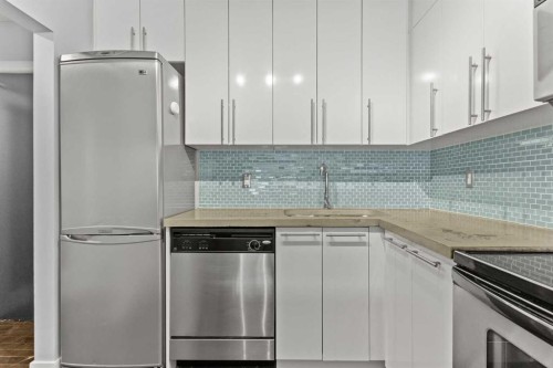106-1904 10 Street Sw, Calgary, AB - Indoor Photo Showing Kitchen With Upgraded Kitchen
