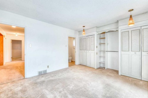 6729 Leeson Court Sw, Calgary, AB - Indoor Photo Showing Other Room