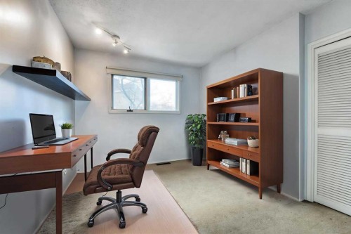 6729 Leeson Court Sw, Calgary, AB - Indoor Photo Showing Office