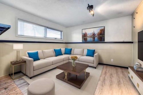 6729 Leeson Court Sw, Calgary, AB - Indoor Photo Showing Living Room