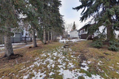 6729 Leeson Court Sw, Calgary, AB - Outdoor