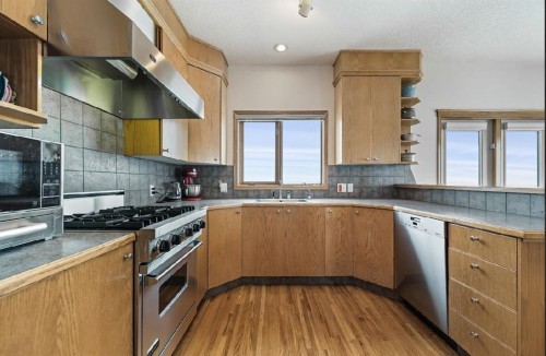 16111 274 Avenue East, Rural Foothills County, AB - Indoor Photo Showing Kitchen