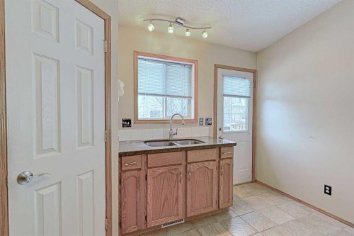 102 Coventry Crescent Ne, Calgary, AB - Indoor