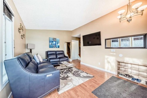 19 Mchugh Place Ne, Calgary, AB - Indoor Photo Showing Living Room