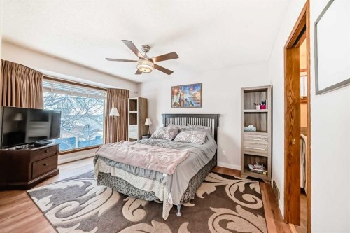 19 Mchugh Place Ne, Calgary, AB - Indoor Photo Showing Bedroom