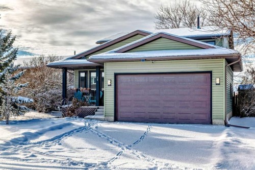 19 Mchugh Place Ne, Calgary, AB - Outdoor