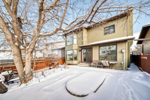 19 Mchugh Place Ne, Calgary, AB - Outdoor
