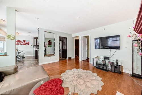 19 Mchugh Place Ne, Calgary, AB - Indoor Photo Showing Living Room