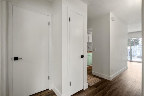 5-2319 19 Street, Nanton, AB - Indoor Photo Showing Other Room