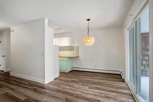 5-2319 19 Street, Nanton, AB - Indoor Photo Showing Other Room