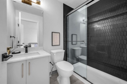 604 Clover Road, Carstairs, AB - Indoor Photo Showing Bathroom