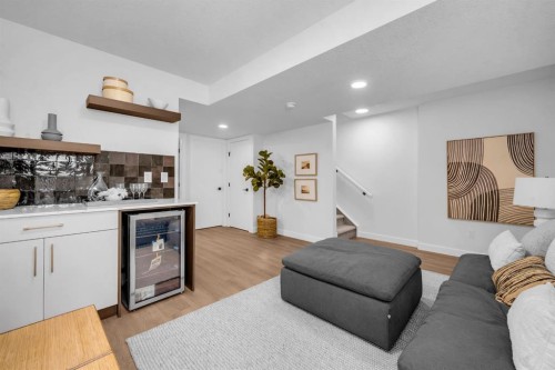 604 Clover Road, Carstairs, AB - Indoor Photo Showing Living Room