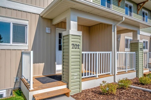 604 Clover Road, Carstairs, AB - Outdoor With Exterior